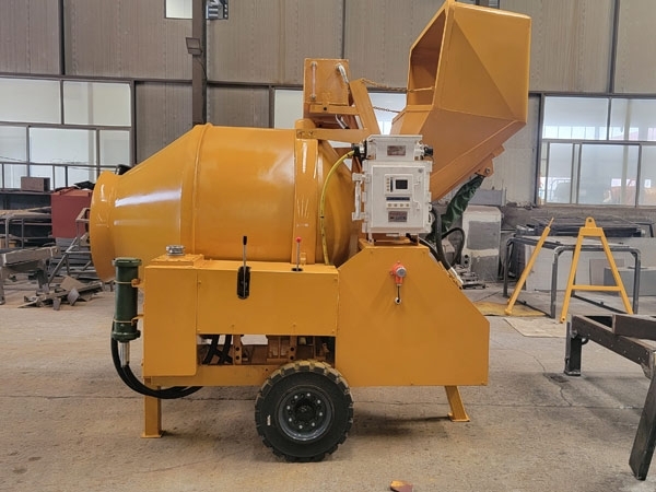 礦用濕噴臺(tái)車(chē)，礦用混凝土泵，礦用攪拌機(jī)發(fā)貨